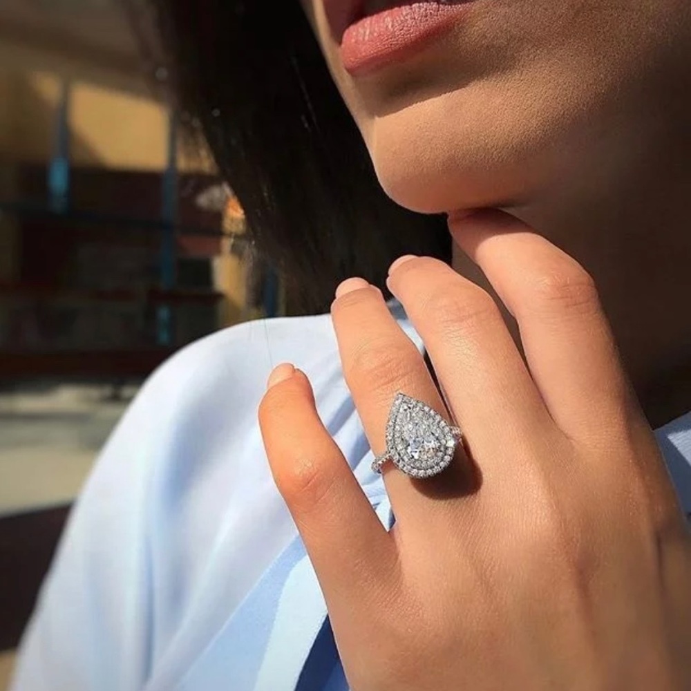 ✨Sparkling Pear Shaped Ring✨ - Picture 3 of 8